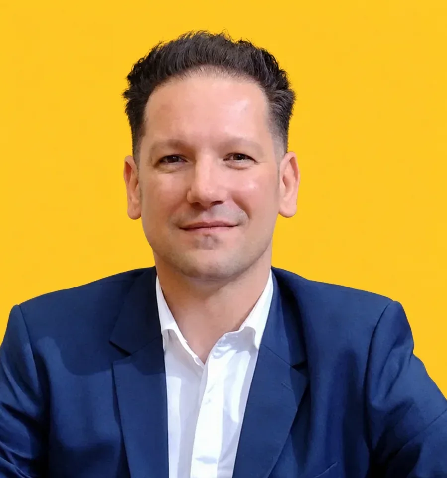 Radu Sebastian, Manager Departament Vânzări la Clienți pe Viață